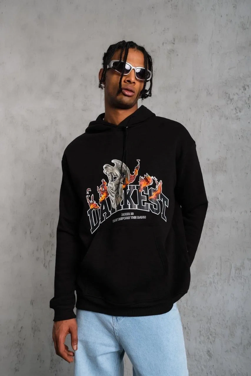 Erkek Oversize Kapüşonlu Sweatshirt – Siyah Renk Üç İplik İçi Pamuklu Kanguru Cepli Baskılı Hoodie Rahat Kalıp Kışlık Günlük Kombinlere Uygun - Siyah