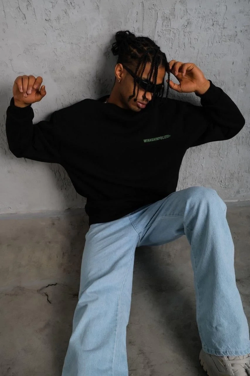 Erkek Oversize Sweatshirt – Siyah Renk | Ön ve Sırt Baskılı, Üç İplik İçi Pamuklu Kumaş, Rahat Kalıp, Ribanalı Kışlık Sweat | Winagain Polizei Serisi - Siyah