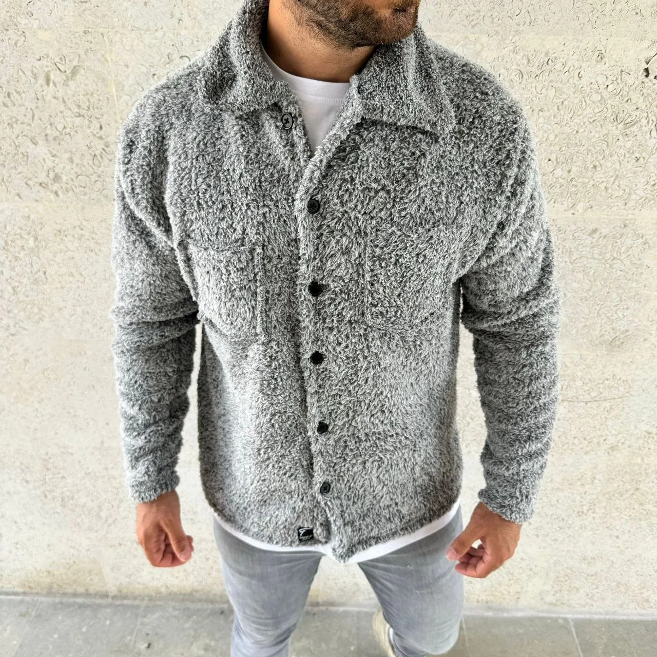 Erkek Pelüş Polar Hırka Gömlek – Yakalı, İlik Düğmeli, Göğüs Cepli, Yumuşak Dokulu Kışlık Regular Fit Rahat Günlük Model - Gri