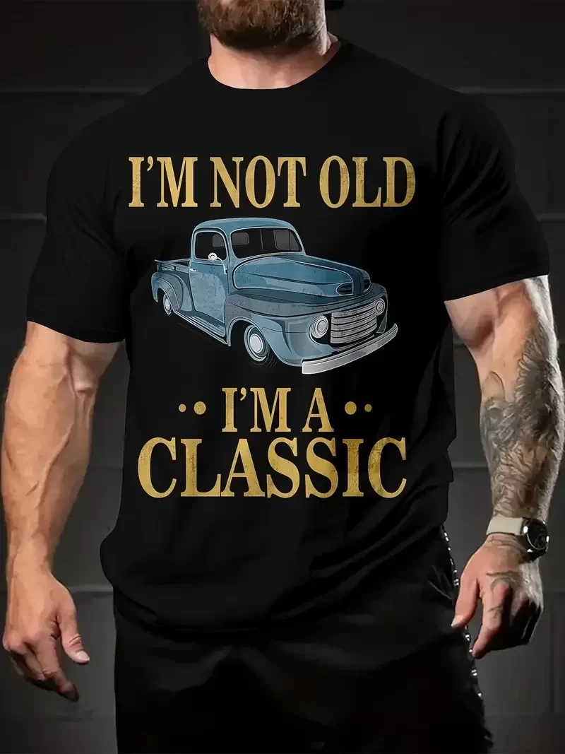 Erkek Vintage Araba Grafik T-Shirt - Ben Yaşlı Değilim Ben Bir Klasiğim Esprili Baskı  Nefes Alabilir Kumaş, Günlük Yaz ve Yıl Boyu Giyim için Oversize Kısa Kollu Tişört - Siyah