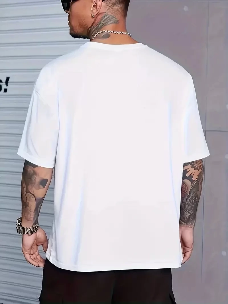 Eşsiz Baskı Tasarımlı Şık Büyük Beden Erkek Tişörtü - Rahat Polyester, Makinede Yıkanabilir, Yuvarlak Yaka - Her Mevsim İçin Mükemmel - Beyaz