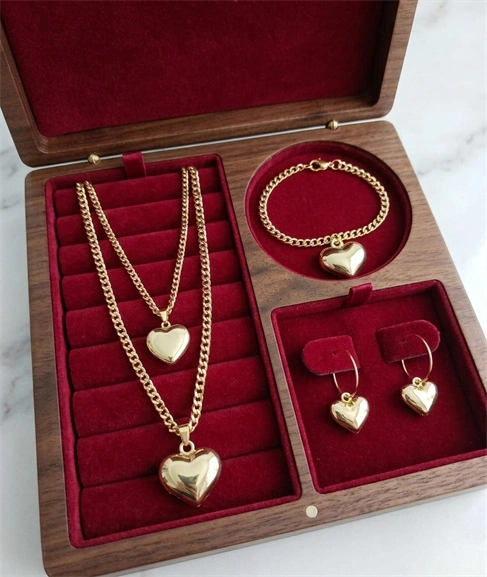 Gold Kalp Detaylı 3lü Kolye Bileklik Küpe Seti