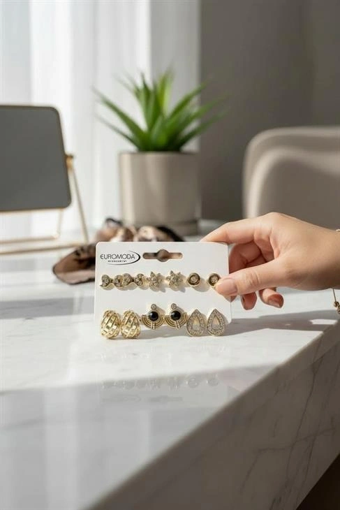 Gold Renk Siyah Taşlı ve Karışık Figürlü 6lı Küpe Seti
