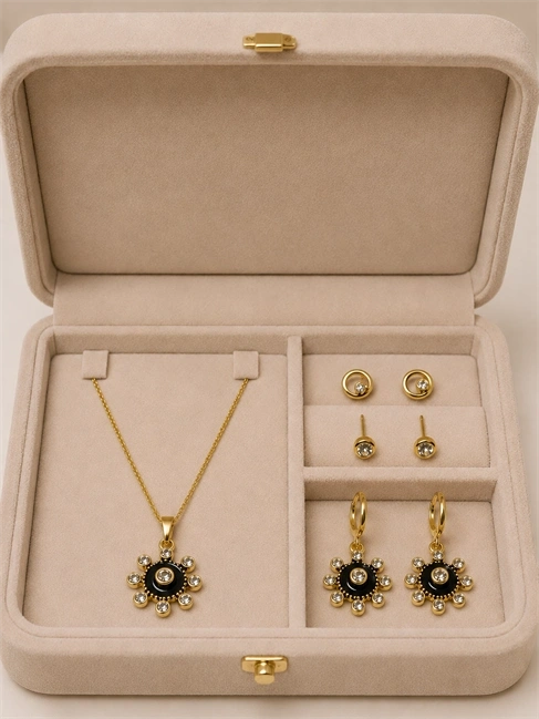 Güneş Detaylı Gold Renk 4lü Kolye Küpe Seti