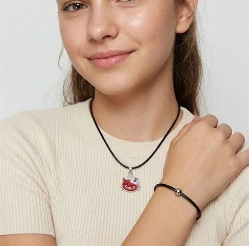 Hello Kitty Detaylı 2li Deri Bileklik Kolye Seti