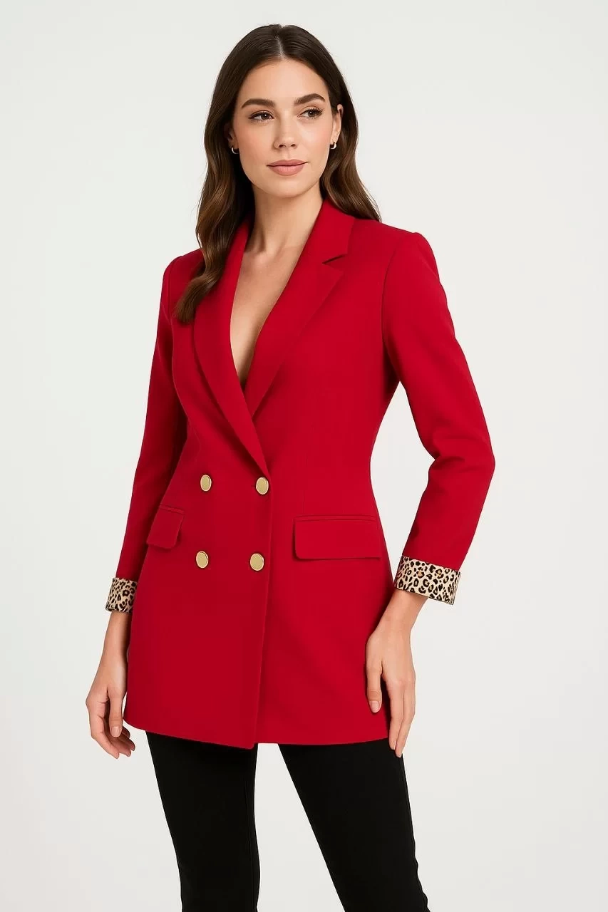 Kadın Kırmızı Kırlangıç Yaka Altın Düğmeli Blazer Leopar Manşetli Ceket- Kırmızı