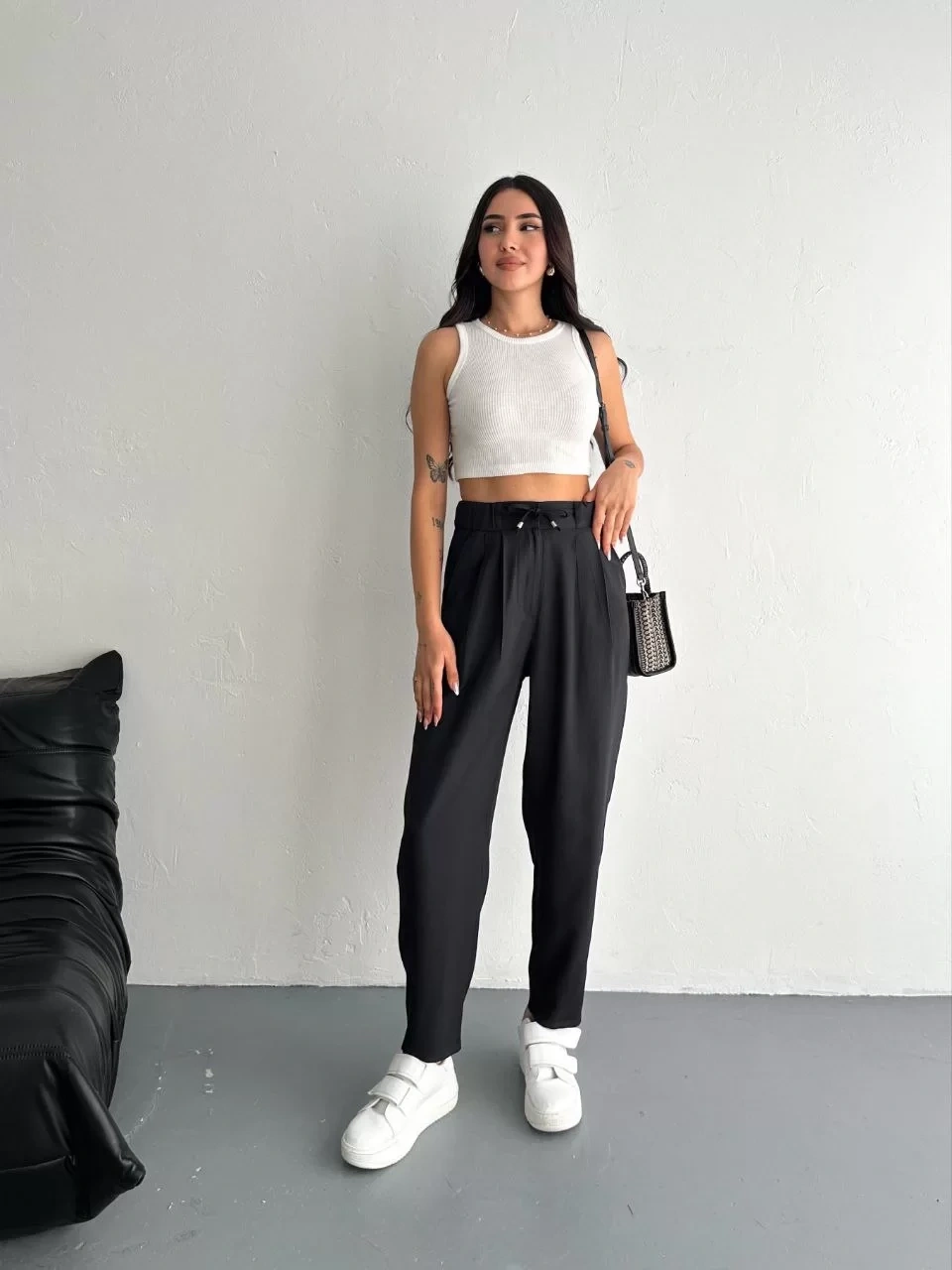Kadın Yüksel Bel Beli Bağcıklı Rahat Cepli Boru Paça Pantalon - Siyah