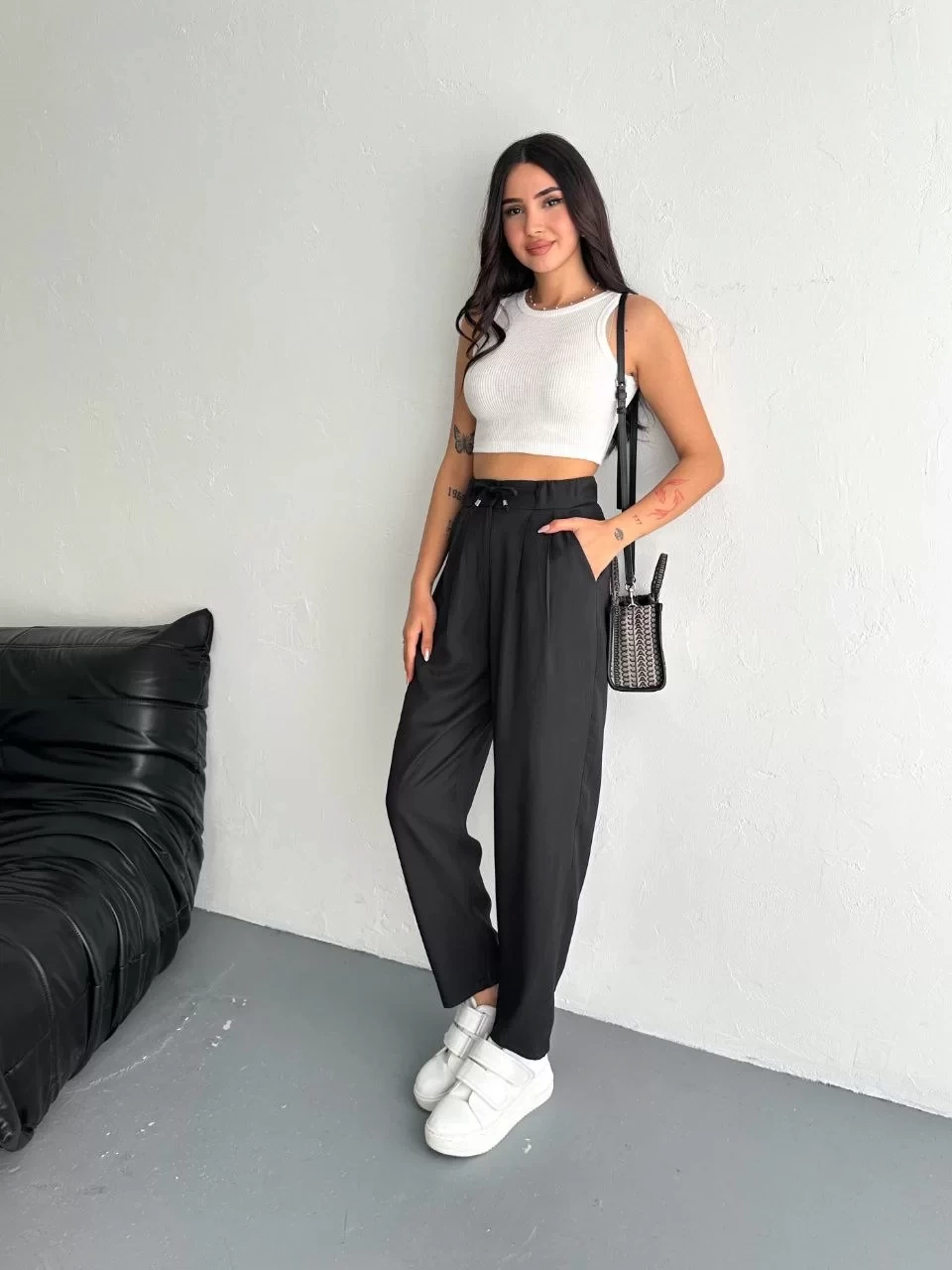 Kadın Yüksel Bel Beli Bağcıklı Rahat Cepli Boru Paça Pantalon - Siyah