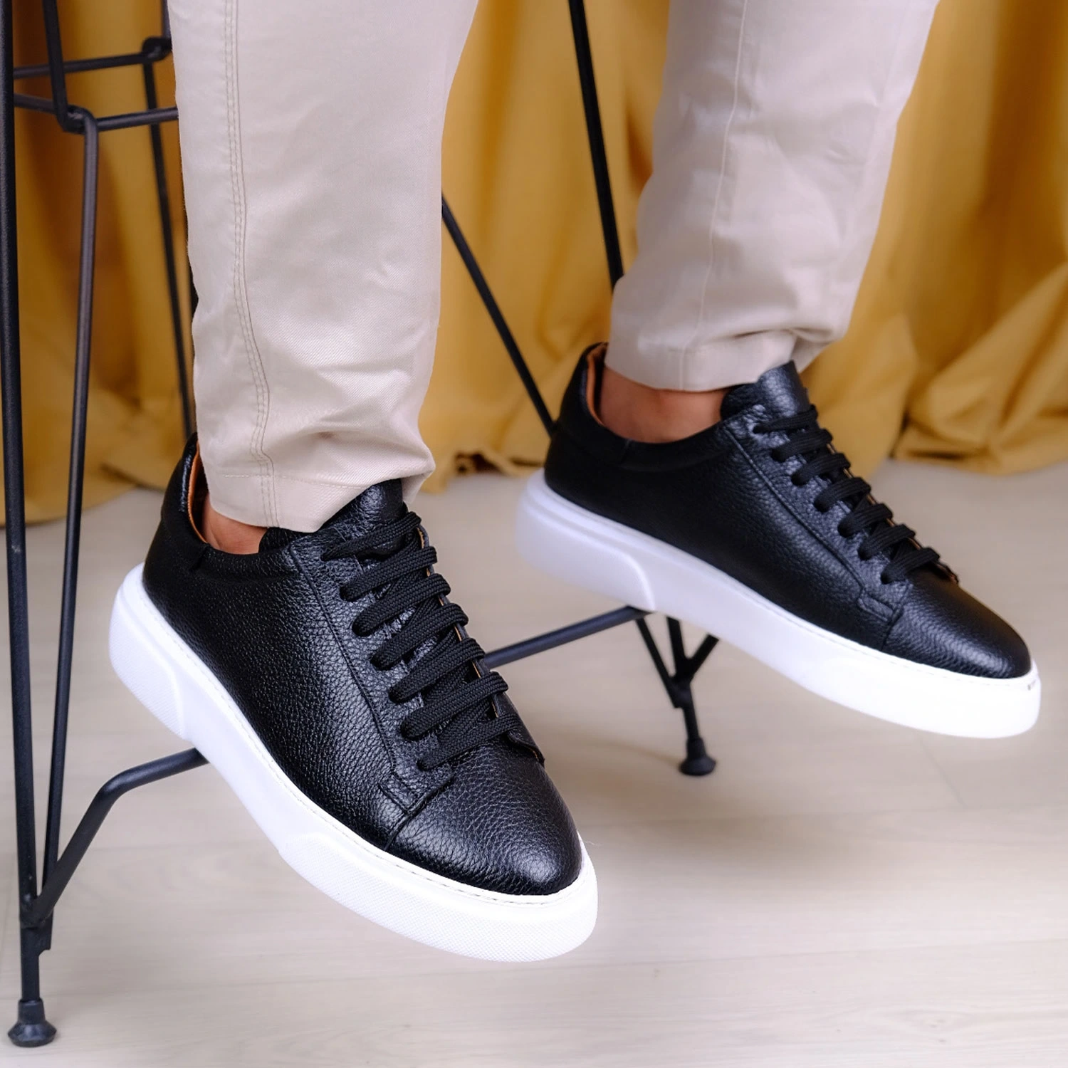 Kişiselleştirilebilir Kalın Ortopedik Tabanlı %100 Deri Sneaker Spor Ayakkabı - Siyah - Beyaz