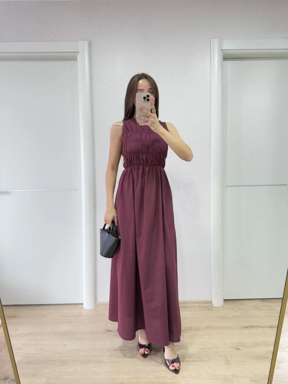 Kolsuz Göğüs Lastıklı %100 Poplin Uzun Elbise - Bordo