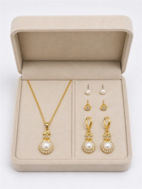 Modern Tasarım Detaylı Gold Renk 4lü Kolye Küpe Seti