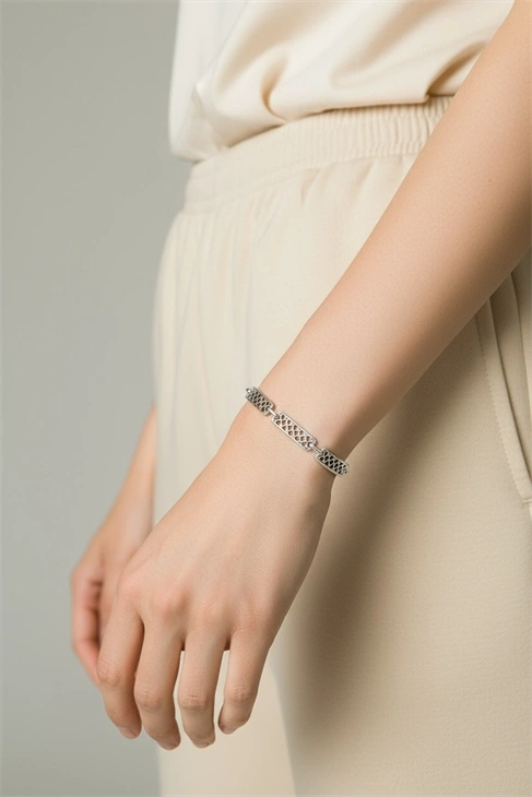 ÖZEL TASARIMLI GÜMÜŞ KAPLAMALI ZİNCİR BİLEKLİK