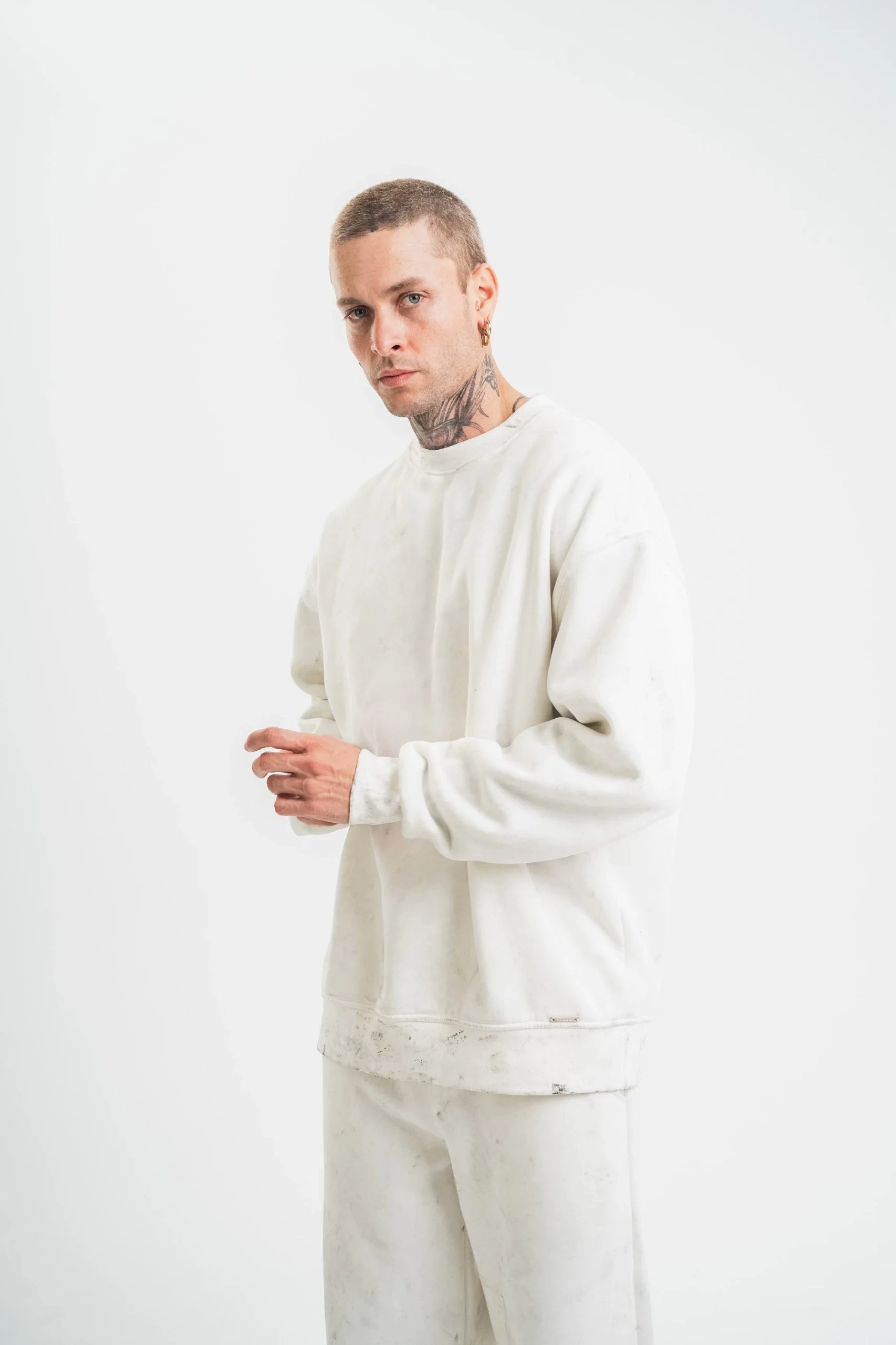 Unisex Uzun Kol Bisiklet Yaka Yıkamalı SweatShirt - Beyaz