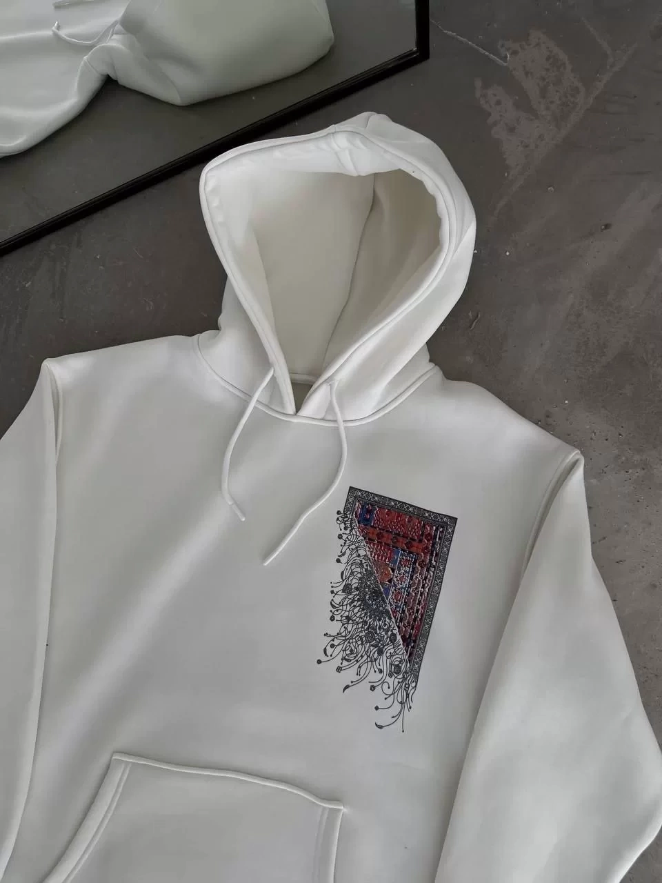 Uzun Kol Kapüşonlu Ön Ve Arka Baskılı SweatShirt - Beyaz