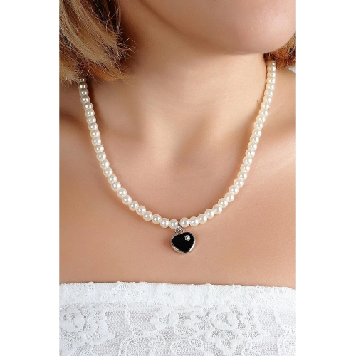 Kalp Tasarımlı İnci ve Zirkon Taşlı Kolye