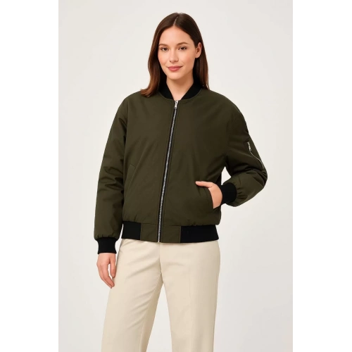 Kadın Bomber Mont Ceket – Fermuarlı, Kapitone İçi Astarlı, Su İtici Kumaş, Regular Fit, Yandan Cepli, Günlük Bahar & Kış Şık Rahat Stil - Haki