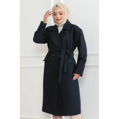 Kadın Kaşe Kaban – Uzun Boy Kruvaze Yaka Kuşaklı Tesettür Kaşe Kışlık Kaban, Astarlı Şık Yünlü Dokuma Oversize Rahat Kalıp Cepli Düğmeli Modern Kap Modeli - Lacivert