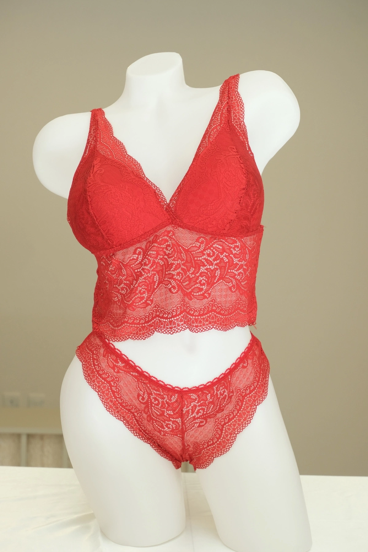 Dantel Bralet ve Külot Takımı