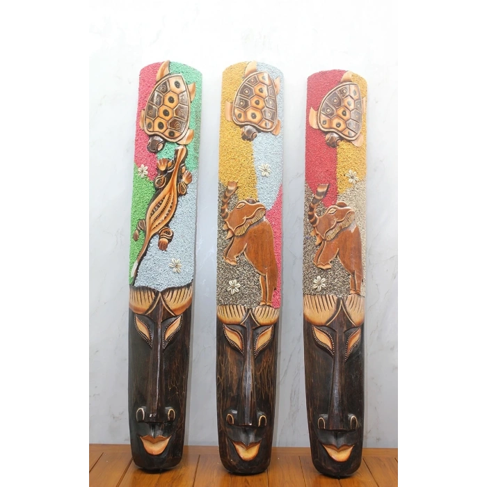 Ahşap Duvara Asmalı 1.metre Maske