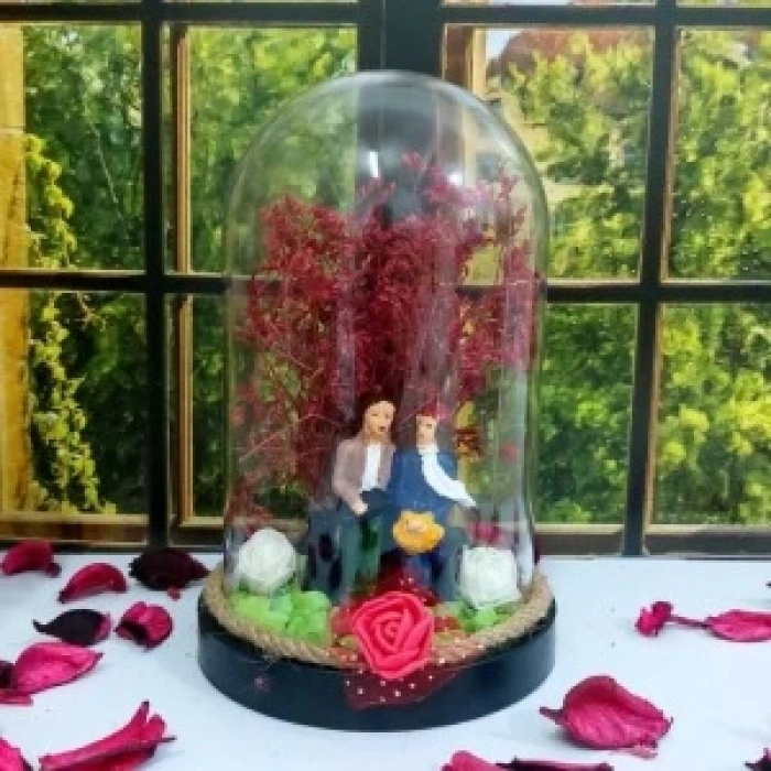 Fanus Teraryum Sevgiliye Hediye Bankta Sevgililer Temalı Kuru Çiçekli