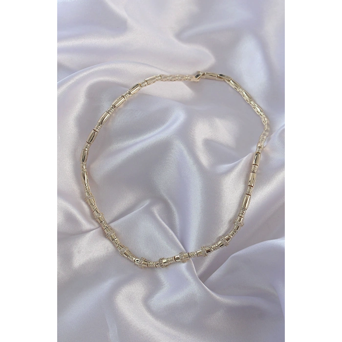 Vip Seri Pirinç Gold Renk Zirkon Taş Detaylı Serenay Kolyesi