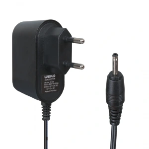 5 VOLT - 2 AMPER 2.5*0.7 İNCE UÇ YERLİ ÜRETİM PRİZ TİPİ TABLET PC ADAPTÖRÜ (5047)