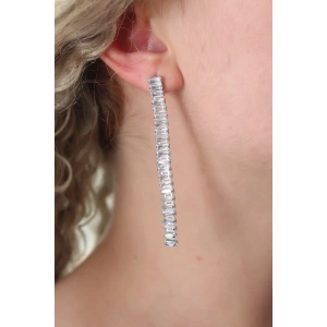 Gümüş Renk Zirkon Taşlı Kadın Küpe