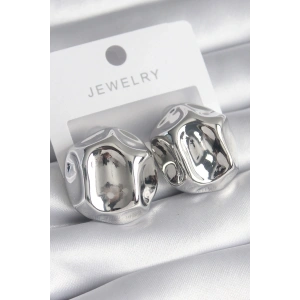 Pirinç Gümüş Renk İşlemeli Top Model Kadın Küpe