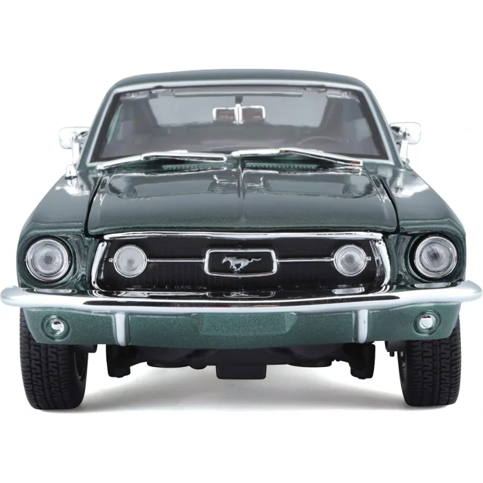 MAISTO 1967 FORD MUSTANG GTA FASTBACK (1:18)