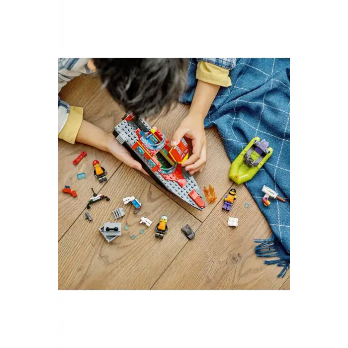 LEGO CITY İTFAİYE KURTARMA TEKNESİ