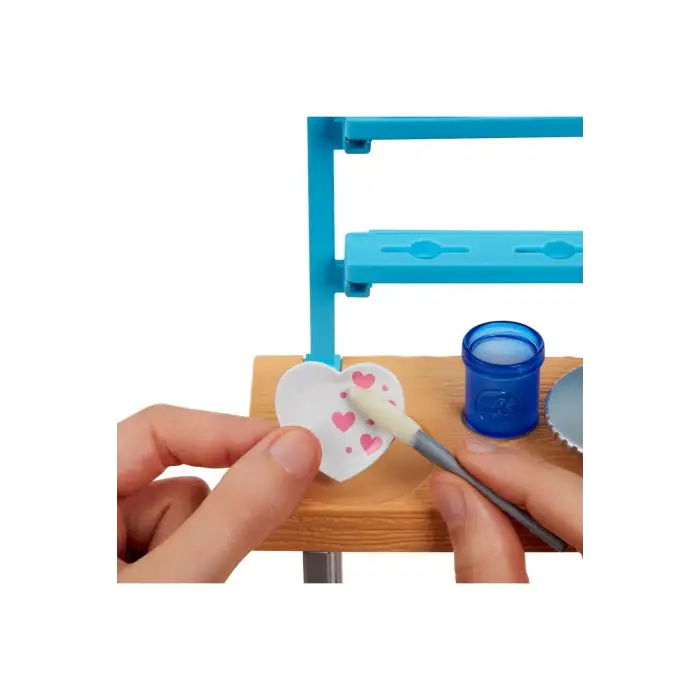 BARBIENİN SANAT ATÖLYESİ OYUN SETİ