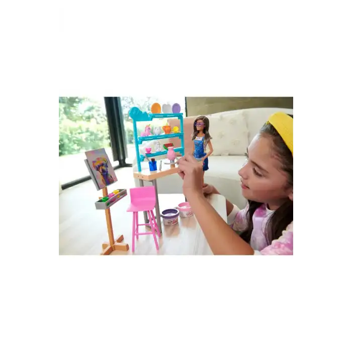 BARBIENİN SANAT ATÖLYESİ OYUN SETİ