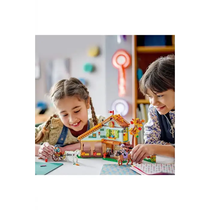 LEGO AUTUMNS HORSE STABLE