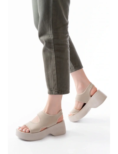 24414-573 Bej Dalgıç Günlük Dolgu Topuk Kadın Sandalet