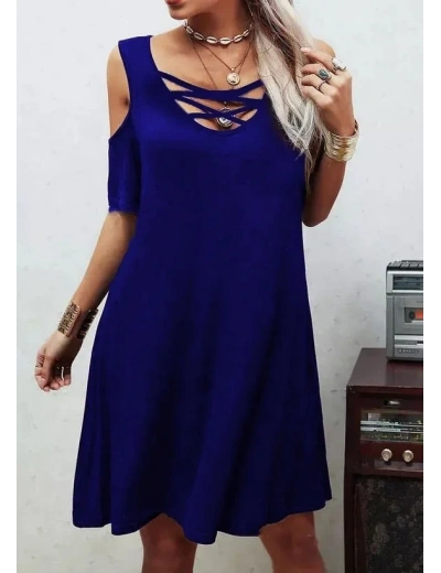 Dekolteli Bağcık Detay Viskon Kumaş Elbise