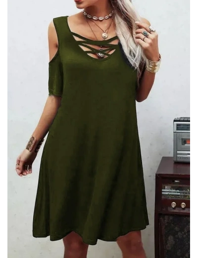 Dekolteli Bağcık Detay Viskon Kumaş Elbise