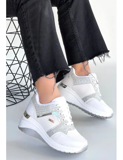 Geja Beyaz Cilt Bağcıklı Spor Ayakkabı