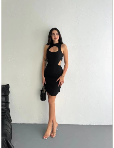 Göğüs ve Yanlar dekolteli Kolsuz Boy Elbise - Siyah