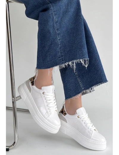 Jetan Beyaz Rugan Bağcıklı Spor Ayakkabı