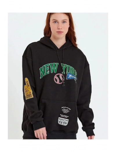 Kadın Oversize Kapüşonlu Cepli Ön Kol Baskılı 3 İplik Pamuklu Hoodie Sweatshirt - Siyah