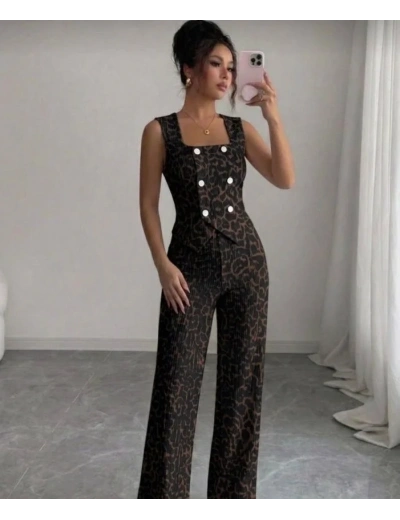 Kadın Düğmeli Bürümcük Kumaş Takım