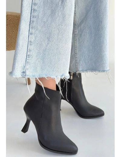 Mişha Siyah Cilt Topuklu Bot