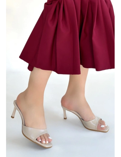 Ribay Bej Rugan Topuklu Terlik