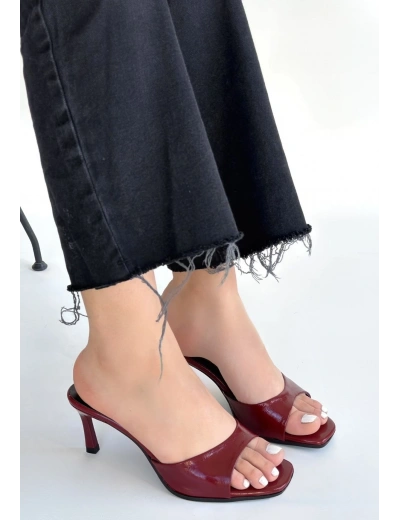 Ribay Bordo Rugan Topuklu Terlik