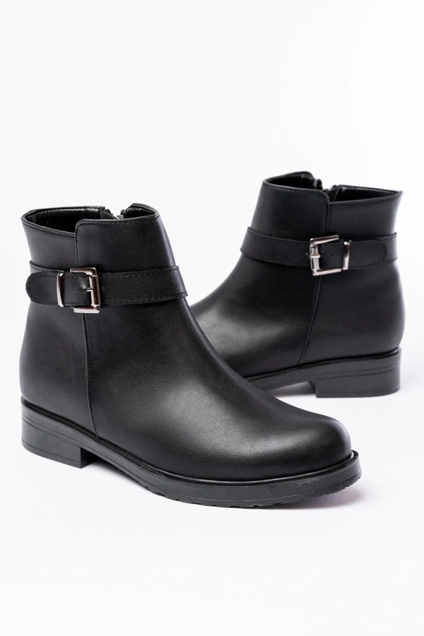 165-204/1 Siyah Toka Aksesuarlı Fermuarlı Günlük Kadın Bot