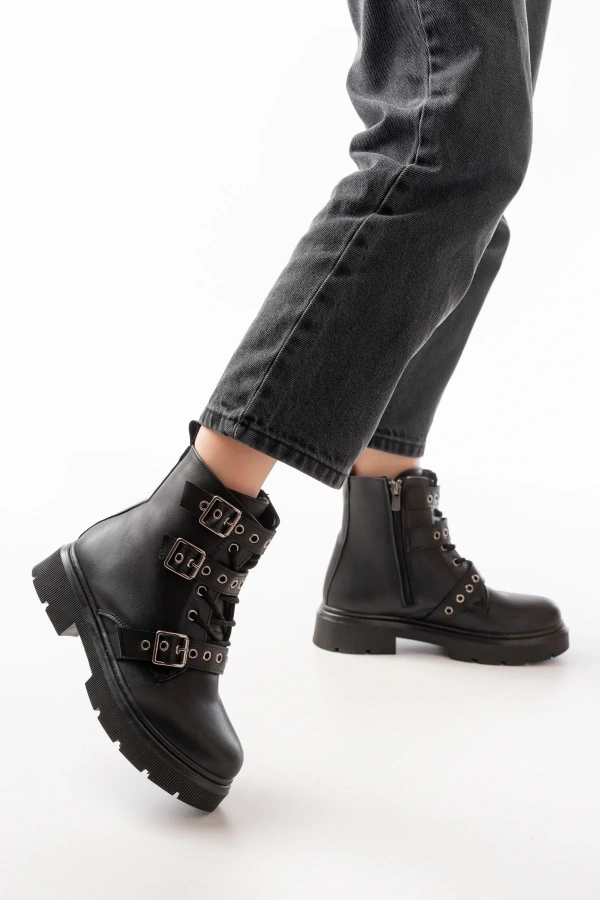 508-3039 Siyah Toka Aksesuarlı Fermuarlı  Günlük Kadın Bot