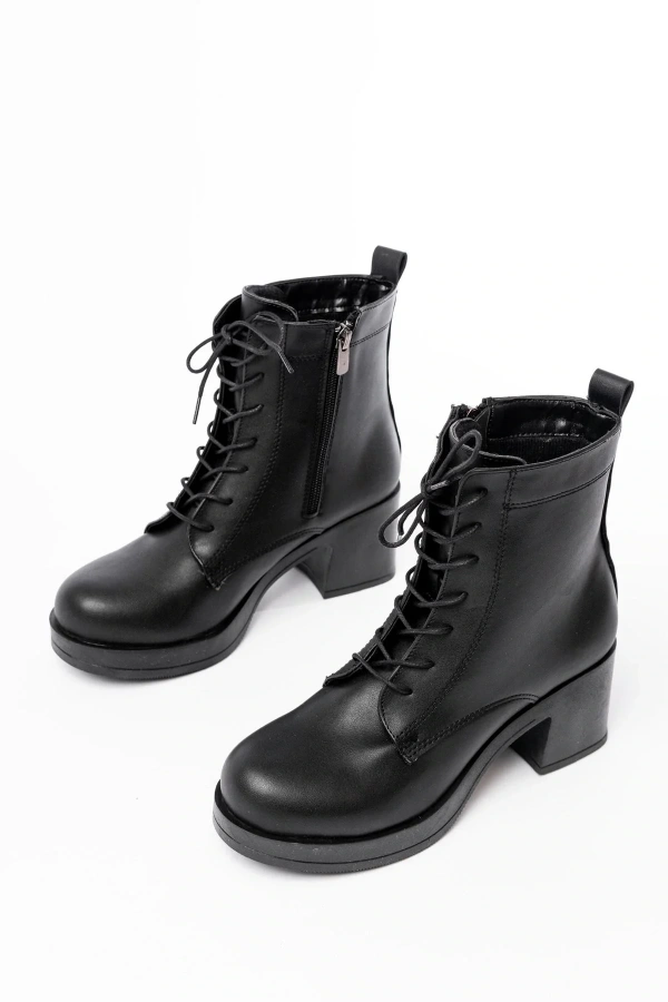 5109-3025 Siyah Bağcıklı Fermuarlı Kalın Topuklu Günlük Kadın Bot