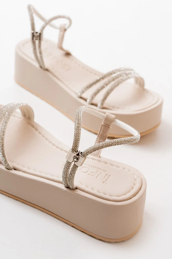 861-1100 Bej Günlük Gümüş Taşlı Dolgu Kadın Sandalet