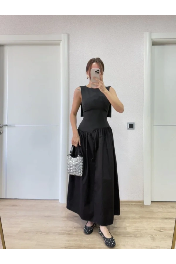 Arkası Kanatlı Uzun Elbise- Siyah