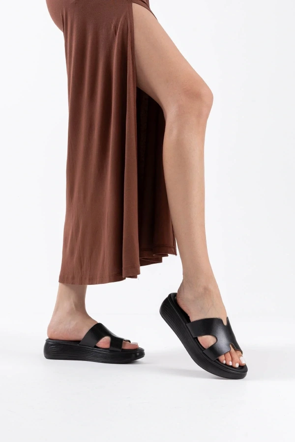 Borlina Siyah Hakiki Deri Terlik